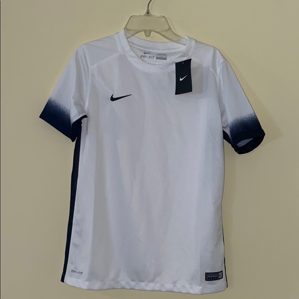 NEW Nike Dry Fit